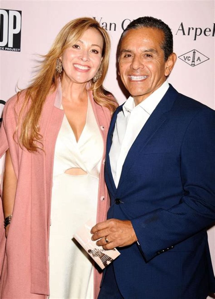 Antonio Villaraigosa’s Girlfriend: Who is Antonio Villaraigosa Dating?