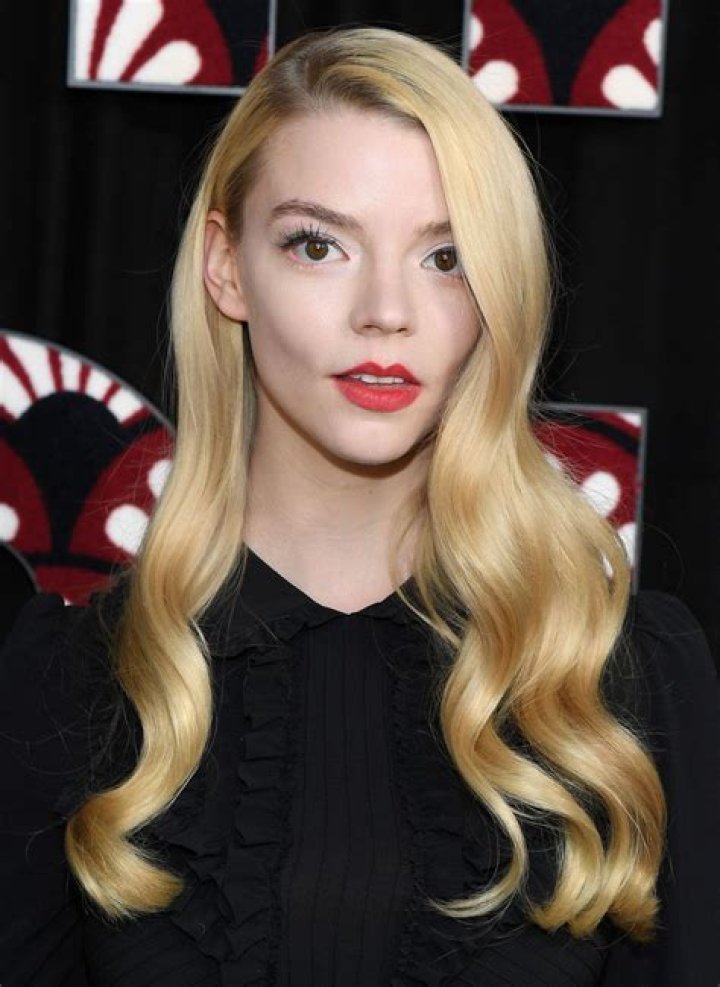 Anya Taylor-Joy – Wiki, Biography, Age, Height, Net Worth, Husband