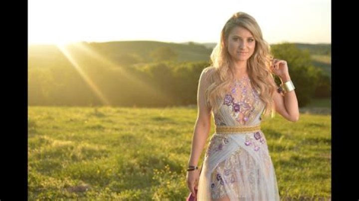 April Kry releases music video for "While We're Young"