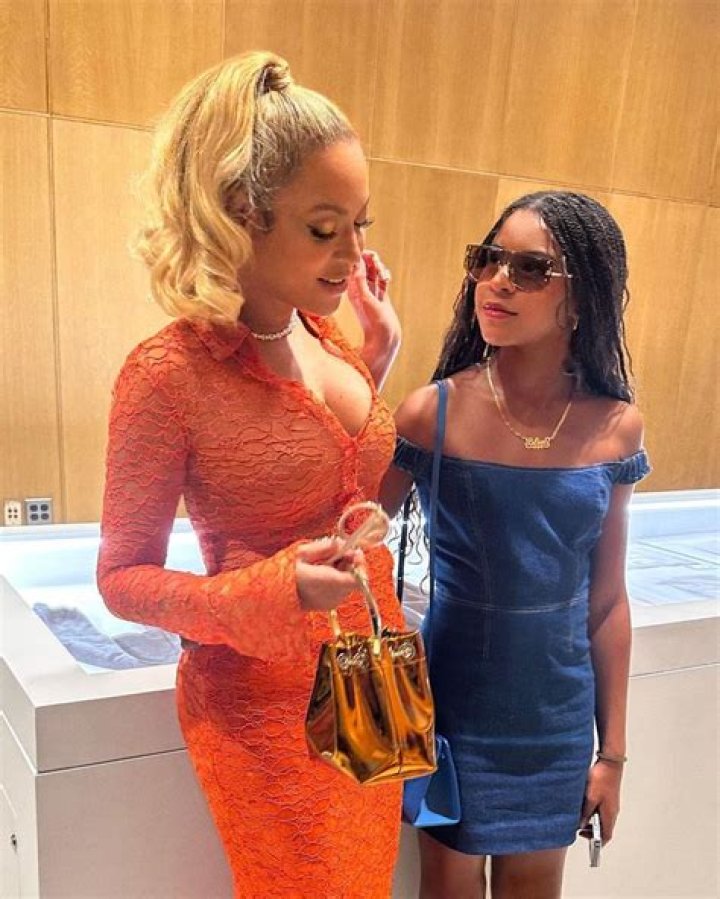 Beyonce With Daughter Blue, Mother Daughter Time!