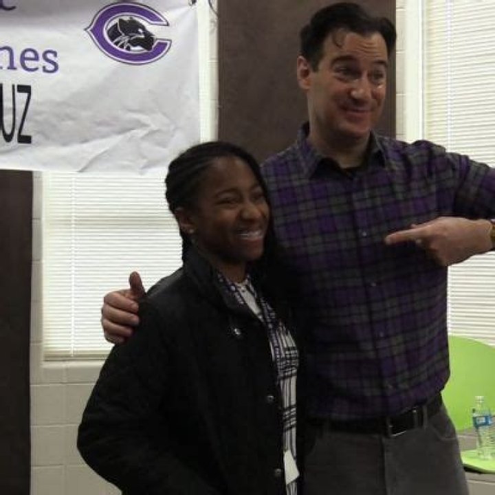 Carl Azuz- Age, Height, Girlfriend, Net Worth, Ethnicity