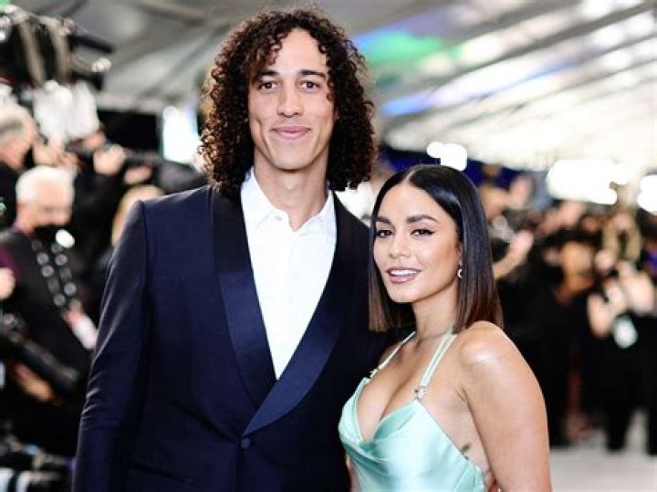 Cat Greenleaf- Wiki, Age, Height, Net Worth, Husband, Ethnicity