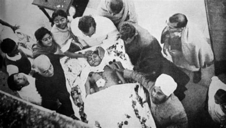 Comment Est Mort Gandhi