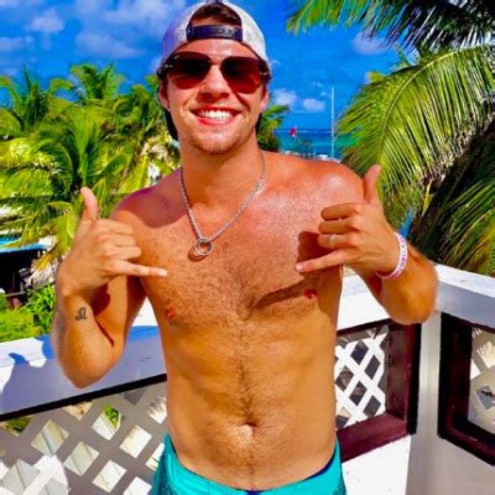 
Dillon Passage- Age, Husband, Ethnicity, Net Worth, Height, Career	