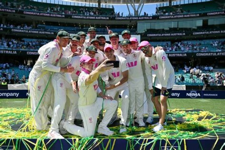 England Win Back The Ashes