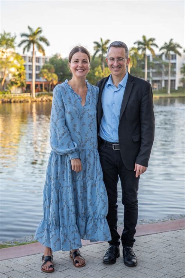 Explore Journalist Joe Hildebrand Wiki Facts, Who Is His Wife Tara?