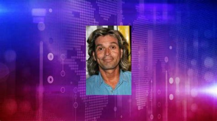 Fame | Alex Pacheco net worth and salary income estimation Apr, 2024