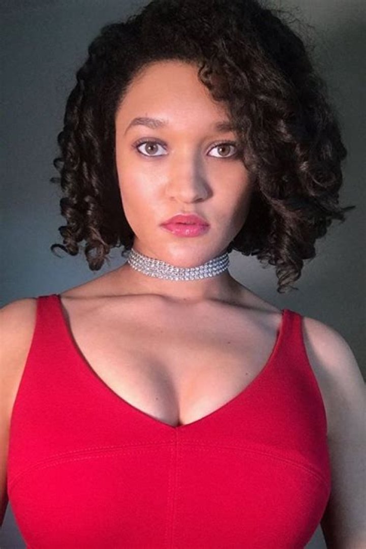 Fame | Etalvia Cashin net worth and salary income estimation Apr, 2024