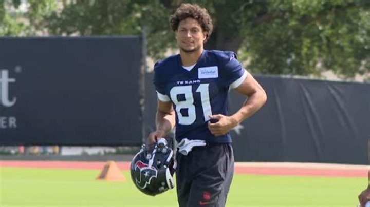 Fame | Travis Hunter net worth and salary income estimation Apr, 2024