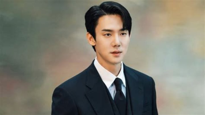 Fame | Yoo Yeon-seok net worth and salary income estimation Apr, 2024