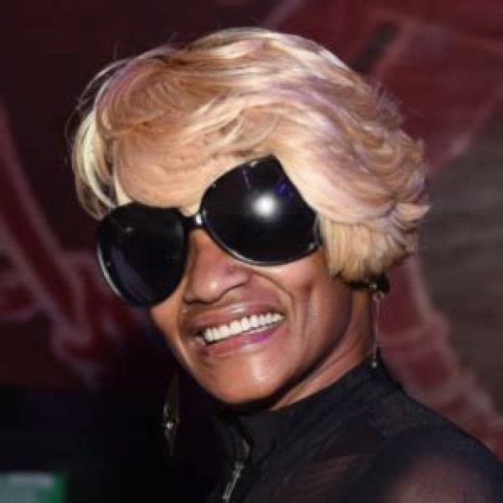 Francine Lons- Net Worth, Age, Ethnicity, Husband, Height, Career