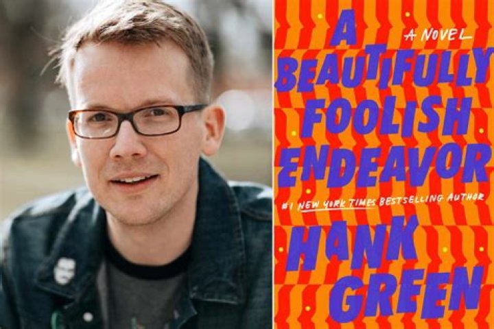 Hank Green announces tour - CelebMix