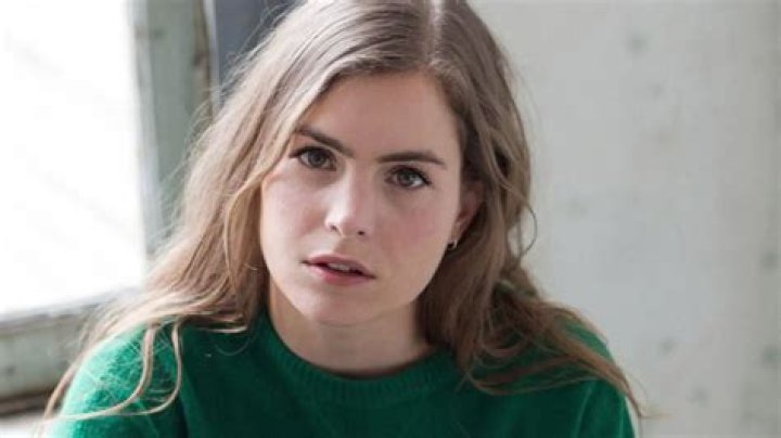 Hannah Hoekstra Biography: Husband, Height, Net Worth, Age, Partner, Boyfriend, IMDb, Aloy, Fury, Wiki, Measurements, Vriend, Relatie, Horizon, How to Sell Drugs Online (Fast)