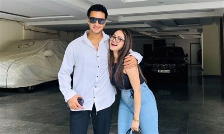 Hunny Sharma’s Girlfriend: Who is Hunny Sharma Dating?