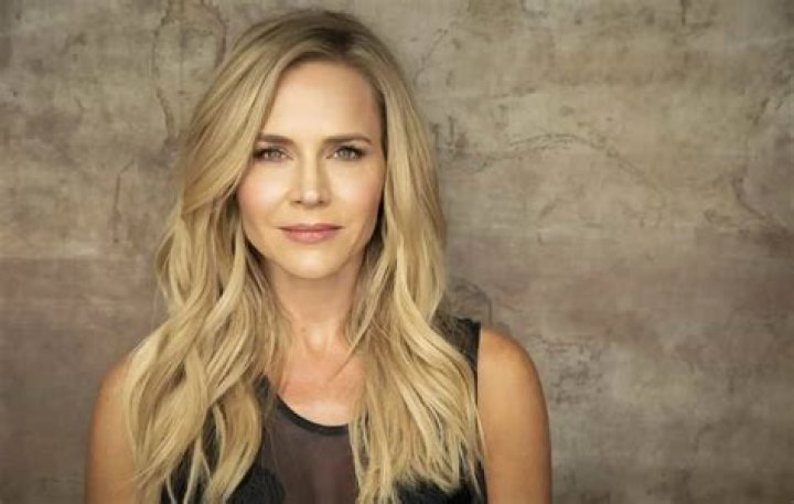 Julie Benz Biography: TV Shows, Age, Net Worth, Husband, Kids, Instagram, Height, Supernatural, Wikipedia, IMDb, Parents