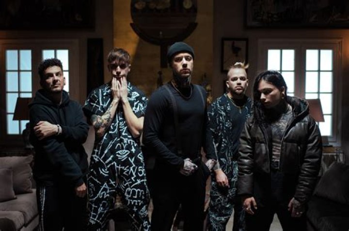 Laura Tesoro Has Dropped New Single & Music Video "Mutual"