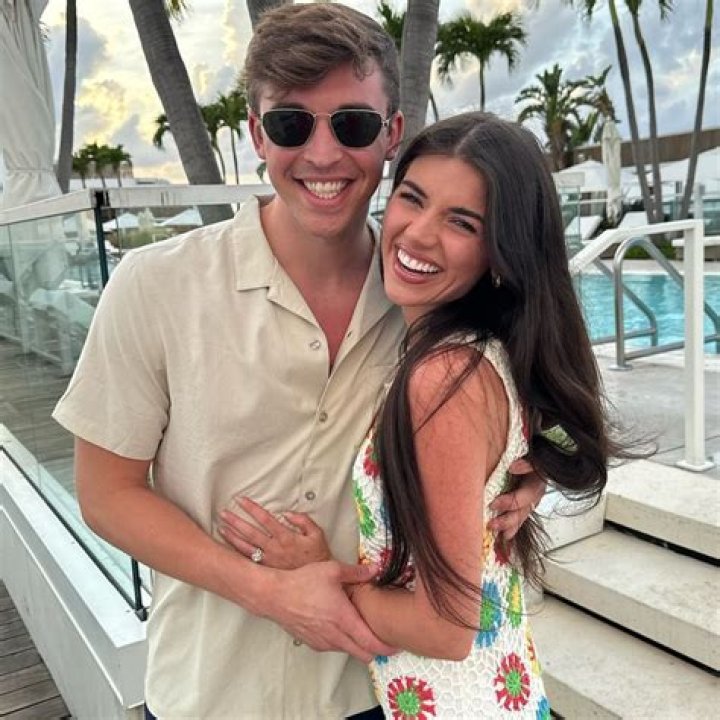 Madi ASMR’s Boyfriend: Who is Madi ASMR Dating?