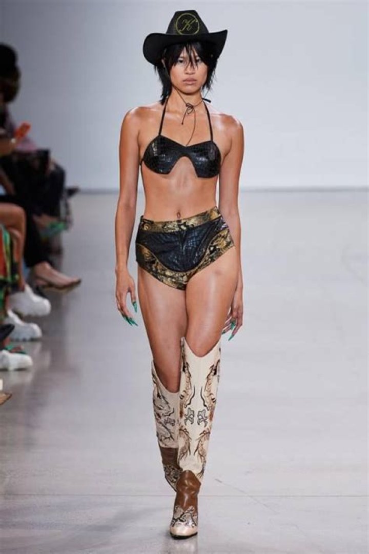 Model 101: Justine Biticon - CelebMix