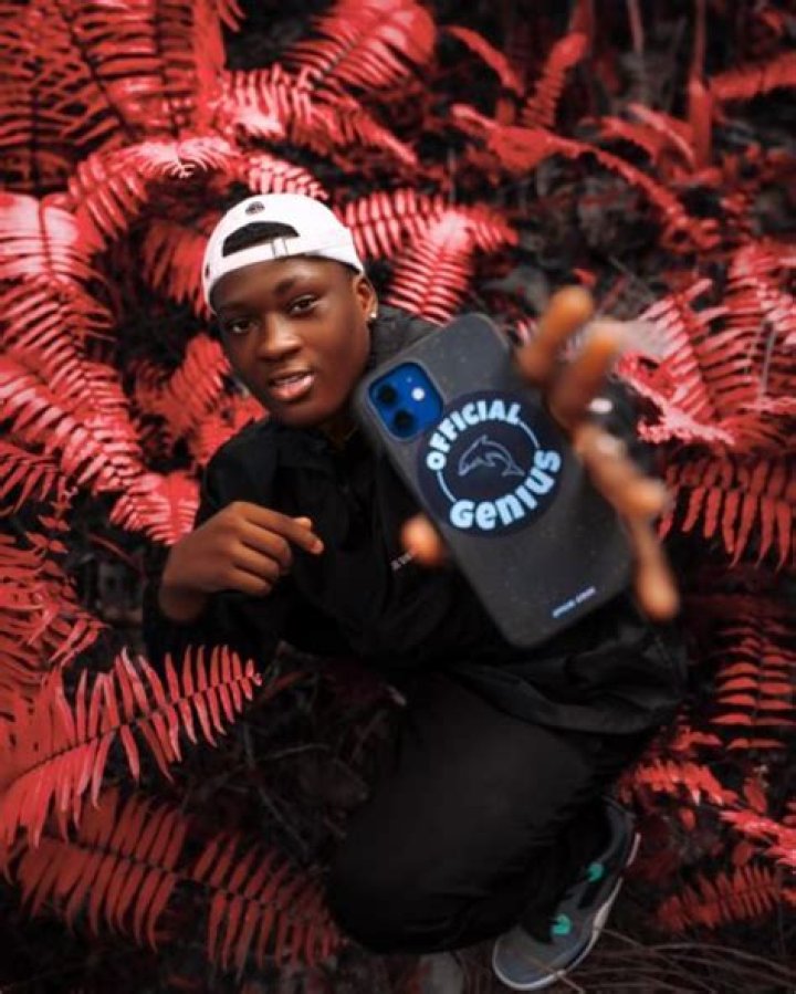 Official Genius Biography: Age, Wikipedia, Net Worth, Songs, Photos, Career, Spouse