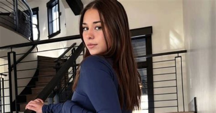 Sara X- Net Worth, Age, Bio, Height, Boyfriend, Nationality, Instagram, Career