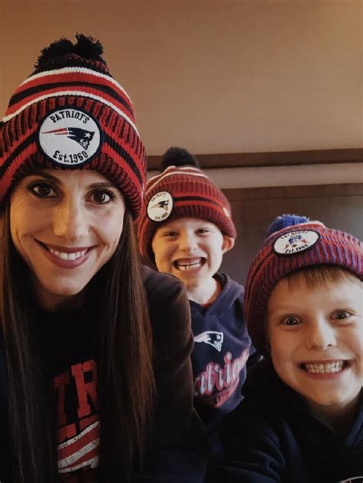 Who Is Julianne Folk Nick Folk Wife? Explore Her Wiki Facts!