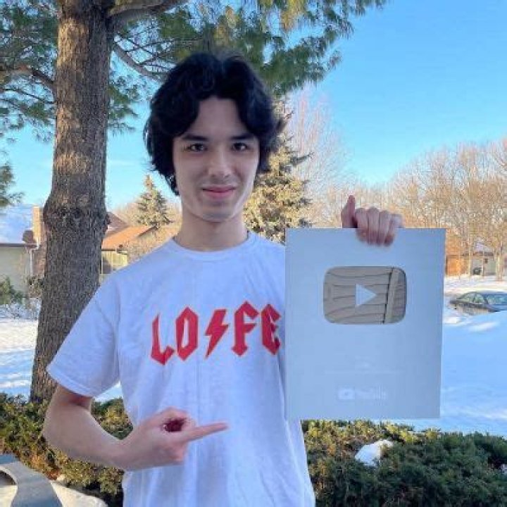 Who Is Lofe? YouTuber Siblings And Net Worth: What’s His Ethnicity?