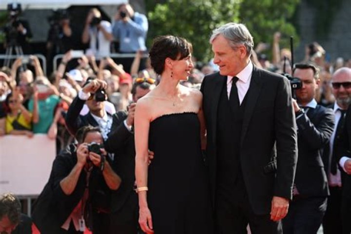 Who is Viggo Mortensen? Wiki, Age, Height, Wife, Net Worth, Ethnicity